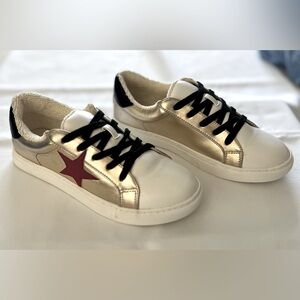 Steve Madden JRezume Sneaker